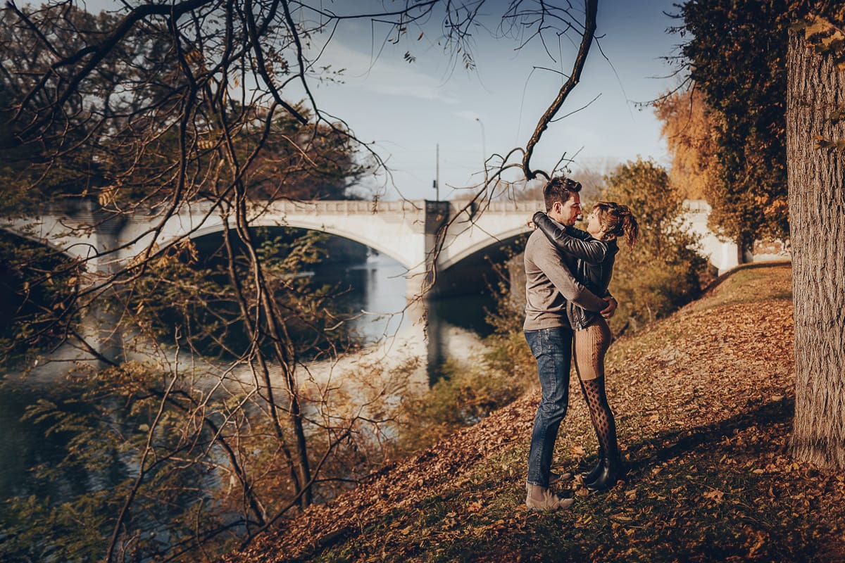 servizio fotografico prewedding da favola sul Lungo Po di Torino.