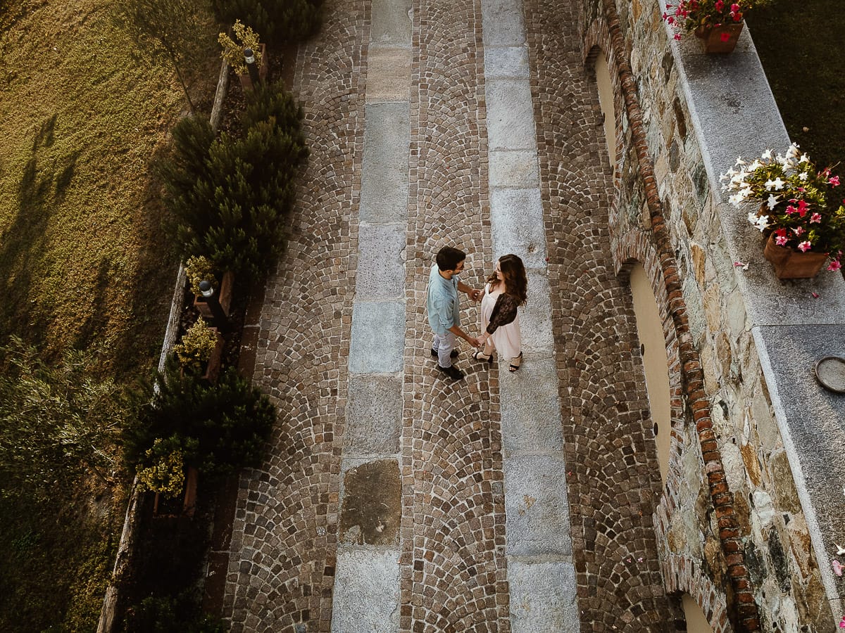 Fotografo matrimonio Rivalba. Villa Ala. Prewedding di Giorgia e Marco. Golden Hour. Foto dal drone.