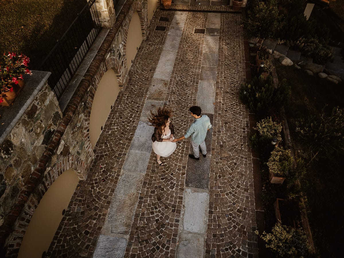 Fotografo matrimonio Rivalba. Villa Ala. Prewedding di Giorgia e Marco. Golden Hour. Foto dal drone.