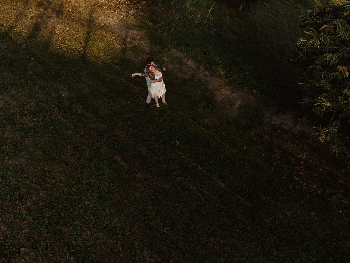 Fotografo matrimonio Rivalba. Villa Ala. Prewedding di Giorgia e Marco. Golden Hour. Foto dal drone