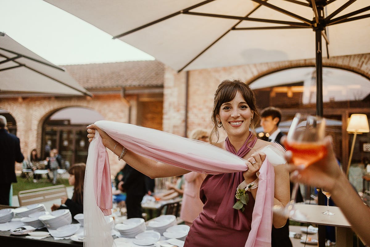 Fotografo matrimonio Torino. Matrimonio eco-consapevole a Cascina Ranverso. Aperitivo.