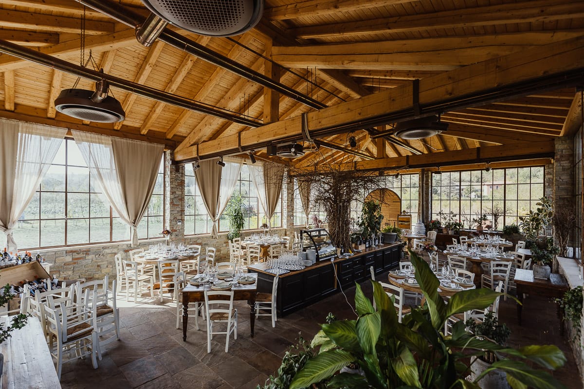 Matrimonio boho-chic da favola nel Monferrato. Matrimonio a Molare. Agriturismo "A Modo Mio" Sala ricevimento