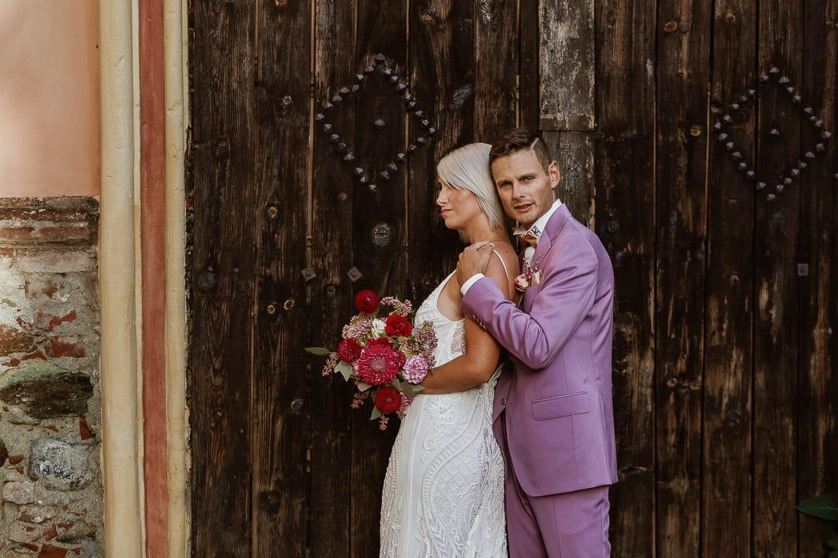 Matrimonio boho-chic da favola nel Monferrato. Fotografo matrimonio Monferrato. matrimonio a Molare (AL). Servizio fotografico di coppia degli sposi.