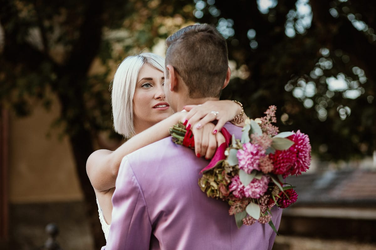 Matrimonio boho-chic da favola nel Monferrato. Fotografo matrimonio Monferrato. matrimonio a Molare (AL). Servizio fotografico di coppia degli sposi.