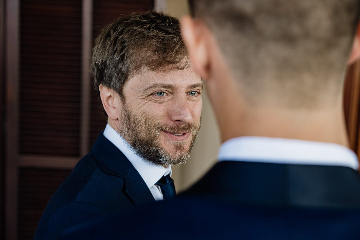 Fotografo matrimonio Torino | Tenuta La Michelina | Pinerolo. Preparazione dello sposo.