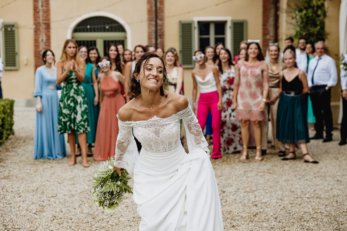 Fotografo matrimonio Torino | Tenuta La Michelina | Pinerolo. Ricevimento.Lancio del bouquet