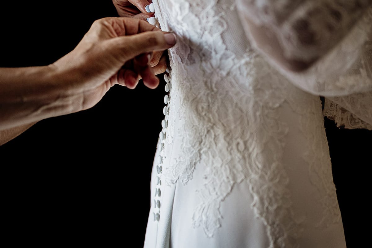 Fotografo matrimonio Torino | Tenuta La Michelina | Pinerolo. Preparazione della sposa. Vestizione della sposa