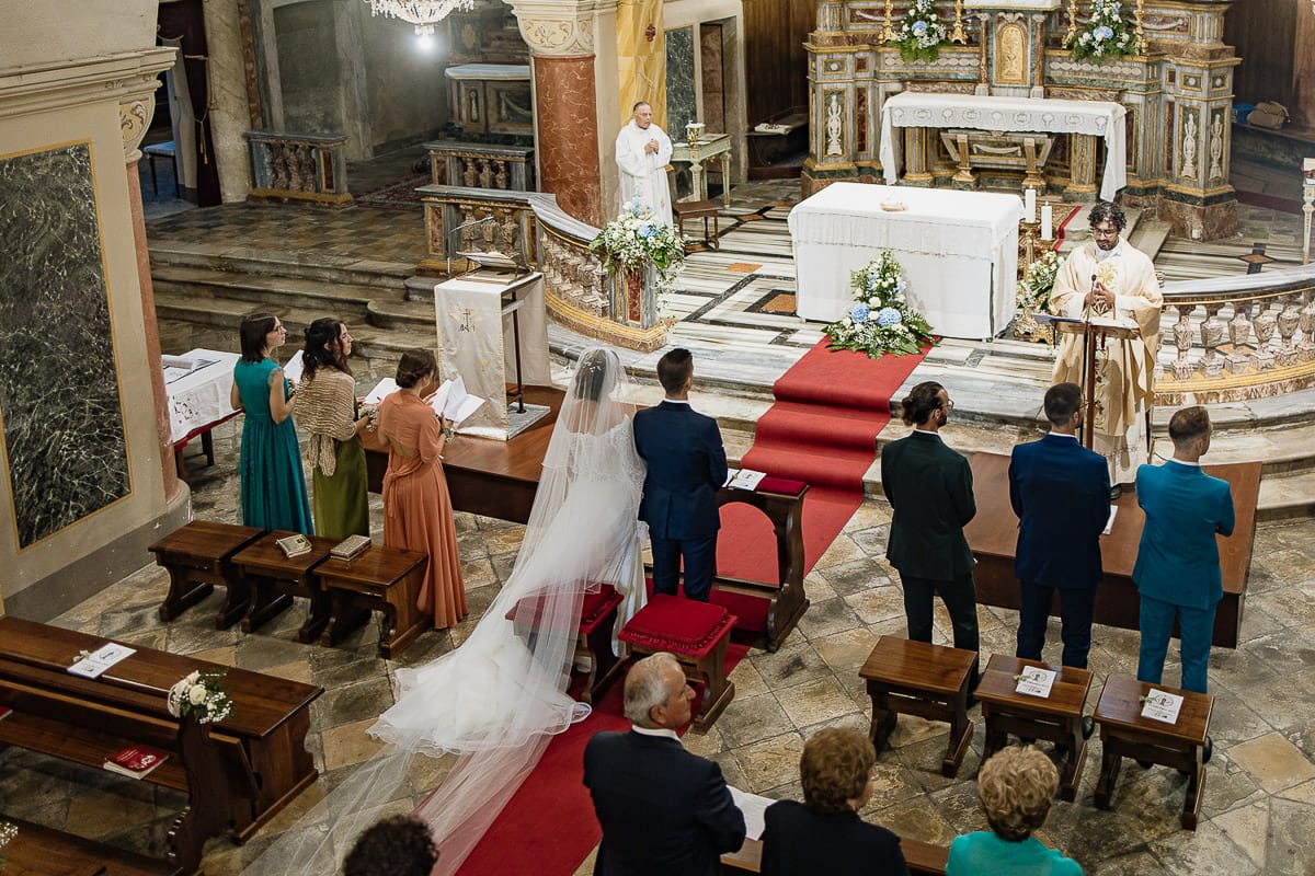 Fotografo matrimonio Torino | Tenuta La Michelina | Pinerolo. Cerimonia religiosa nella chiesa di Santa Maria Maggiore di Poirino. Foto ripresa dal pulpito.