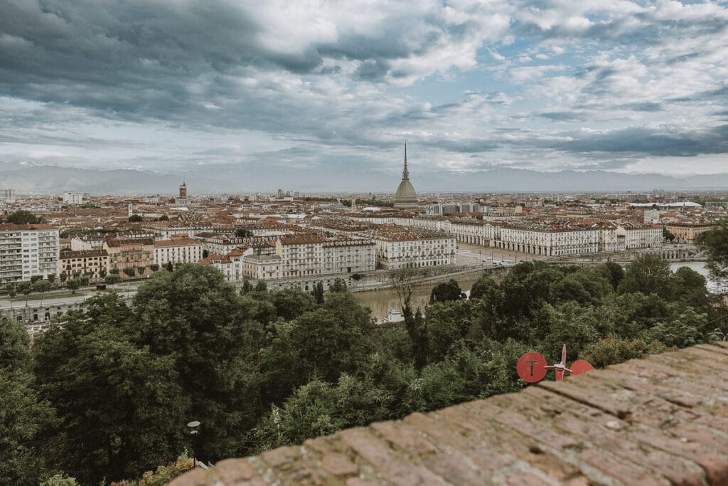 Proposta di matrimonio a Torino di Svajunaas ad Erika. Veduta di Torino dal Monte dei Cappuccini