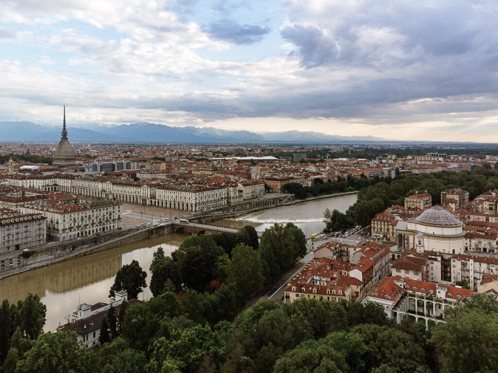 Proposta di matrimonio a Torino di Svajunaas ad Erika. Veduta di Torino dal Monte dei Cappuccini