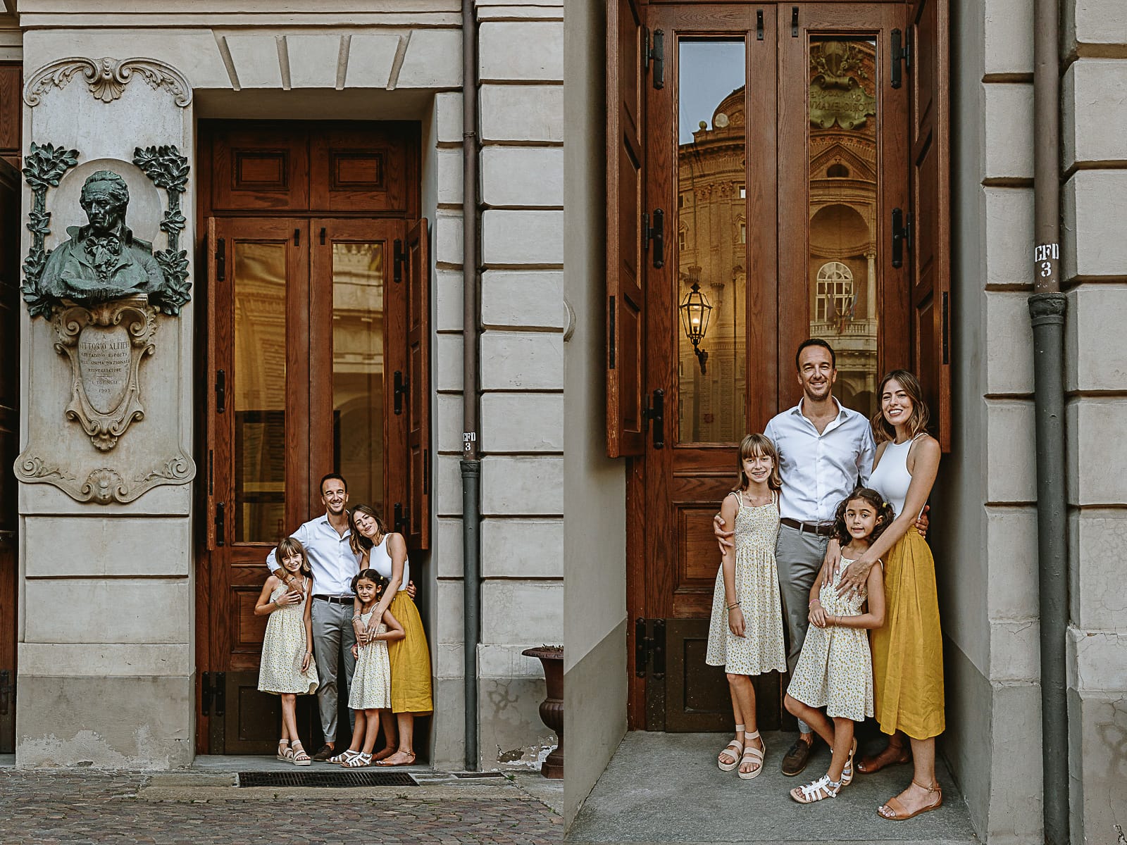 Fotografia di famiglia in vacanza a Torino: famiglia in piazza Carignano davanti al portone del Teatro Alfieri, con palazzo Carignano riflesso nei vetri dietro di loro.