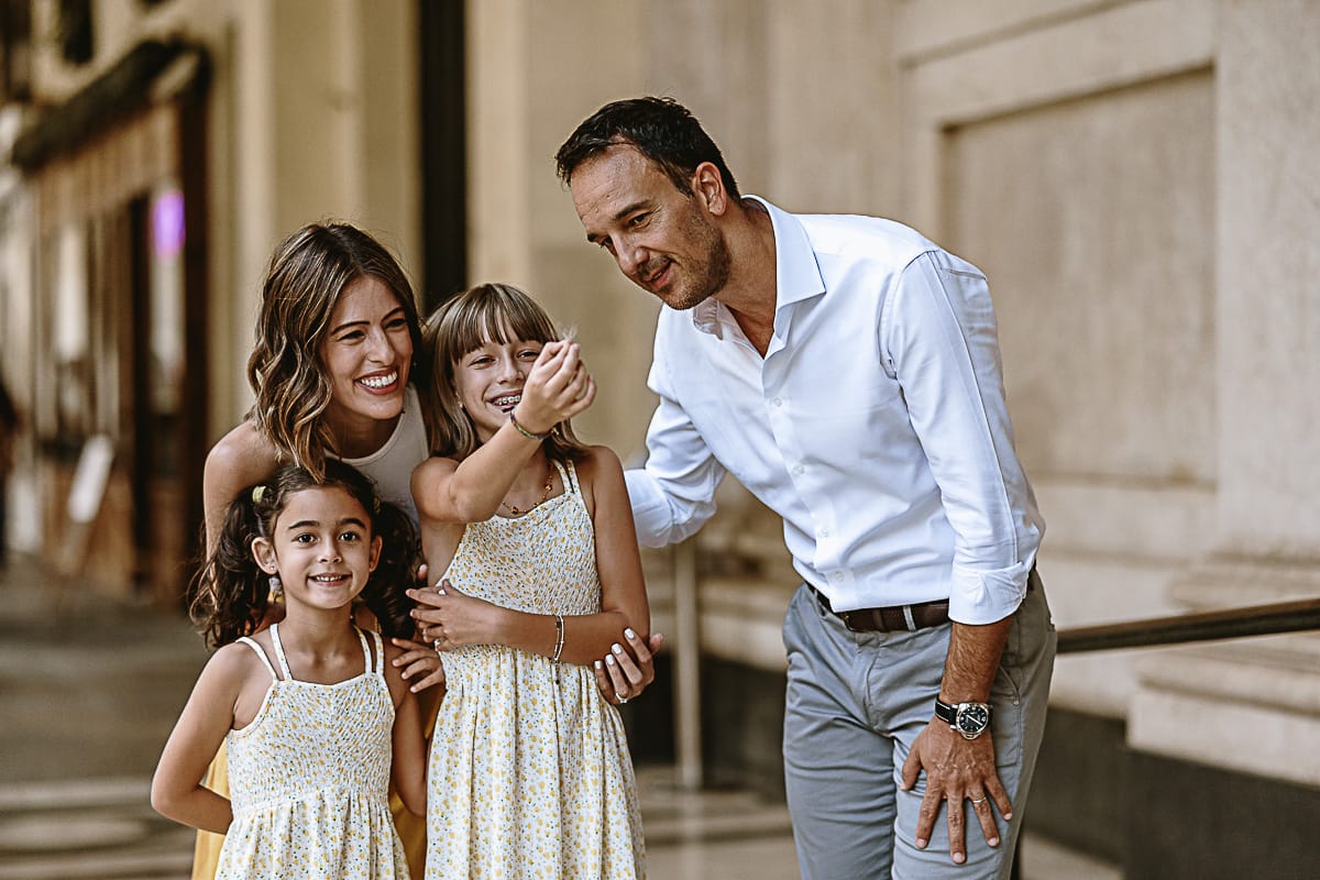 Fotografia di famiglia in vacanza a Torino: famiglia americana in via Po
