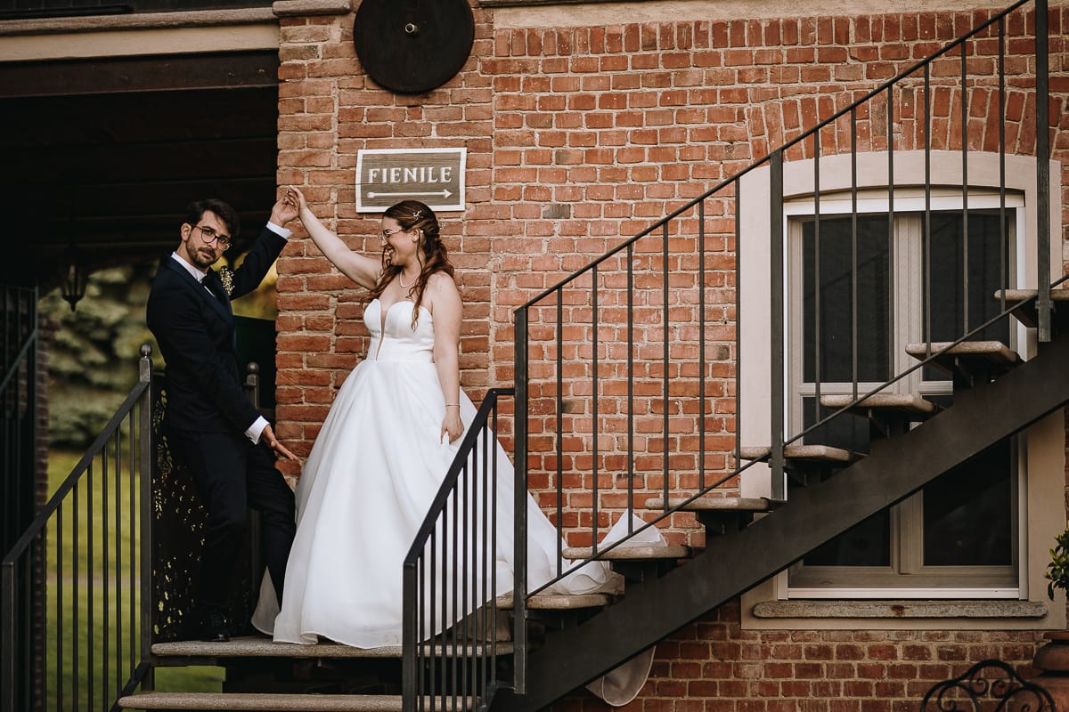 Fotografo matrimonio Torino. Sposi nell'ex fienile di Villa ala.