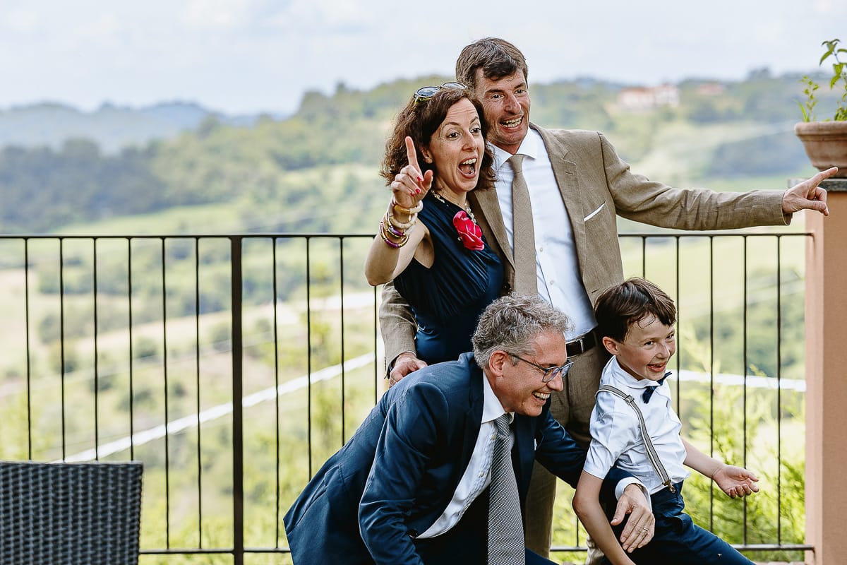 Fotografo matrimonio in Monferrato. Matrimonio di Serena e Fabrizio al Vecchio Castagno di Cocconato d'Asti. Aperitivo.