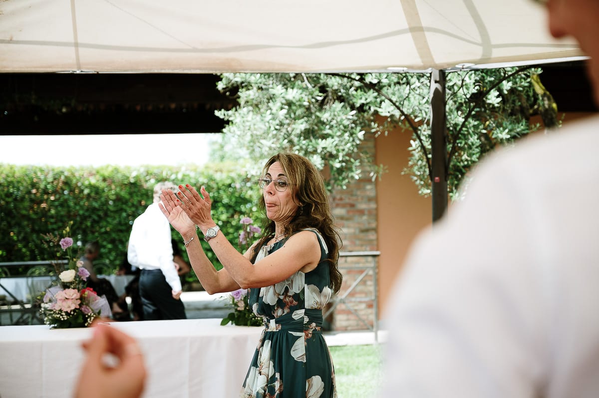 Fotografo matrimonio in Monferrato. Matrimonio di Serena e Fabrizio al Vecchio Castagno di Cocconato d'Asti. Balli.
