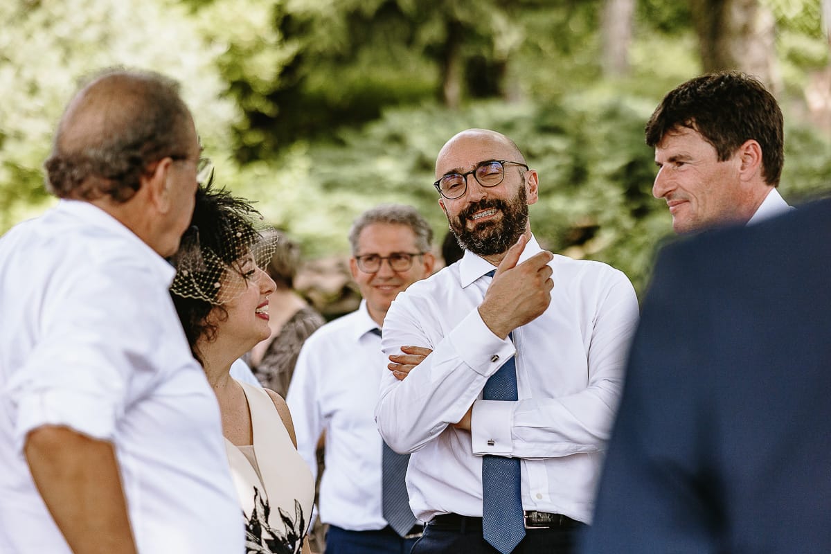 Fotografo matrimonio in Monferrato. Matrimonio di Serena e Fabrizio al Vecchio Castagno di Cocconato d'Asti. Taglio della torta.