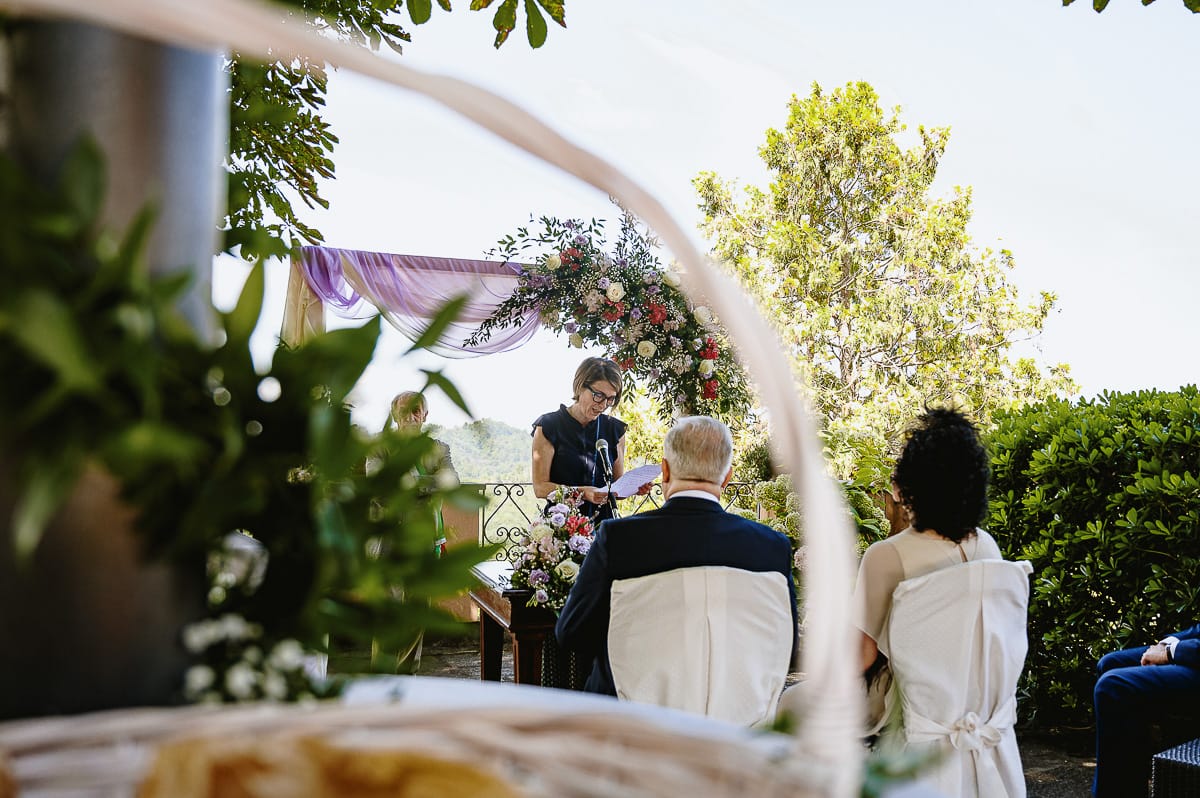 Fotografo matrimonio in Monferrato. Matrimonio di Serena e Fabrizio al Vecchio Castagno di Cocconato d'Asti. Cerimonia. Discorso della testimone.