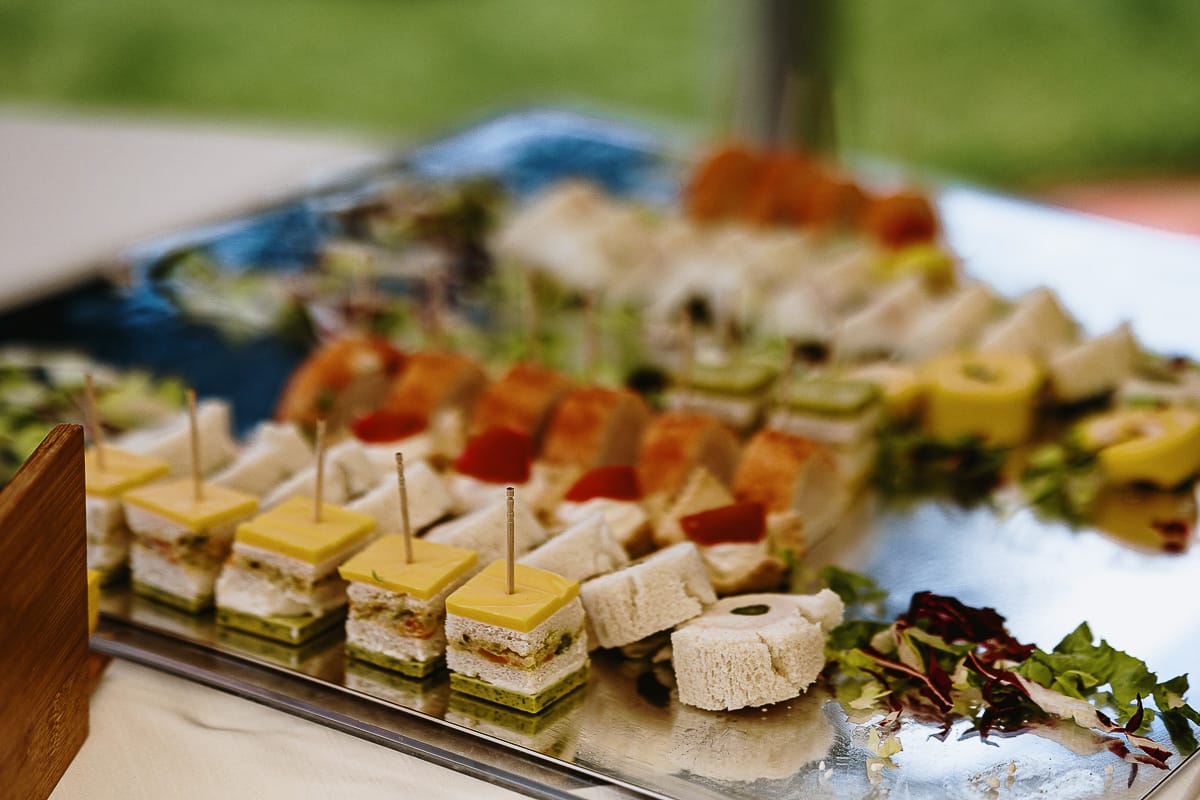 Fotografo matrimonio in Monferrato. Matrimonio di Serena e Fabrizio al Vecchio Castagno di Cocconato d'Asti. Aperitivo. Buffet.