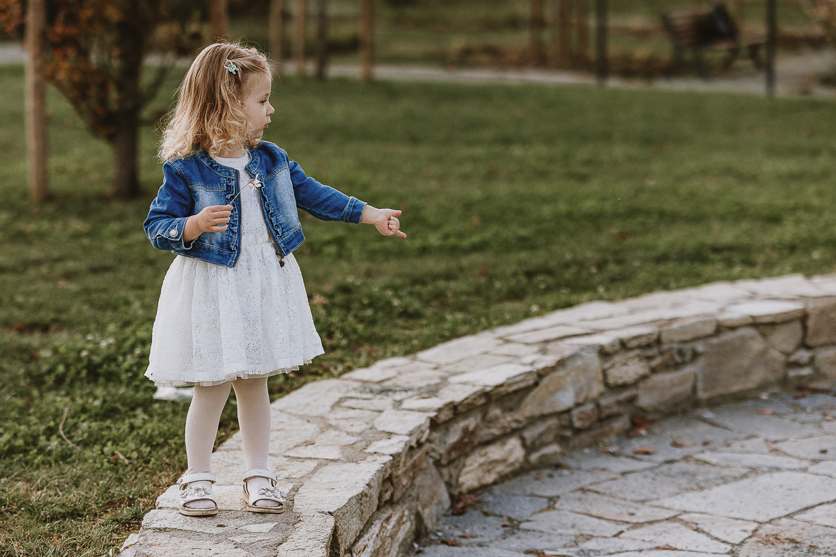 Fotografia di famiglia a Chieri, nel Giardino del Tessile. Cami.