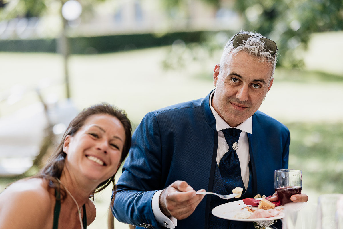 Fotografo Matrimonio in Piemonte. Ricevimento all'agriturismo Greppi di Crescentino (VC). Aperitivo.