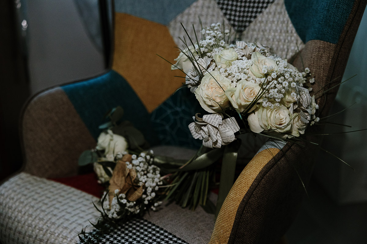 Fotografo Matrimonio in Piemonte. Preparazione a Moncucco Torinese. Bouquet
