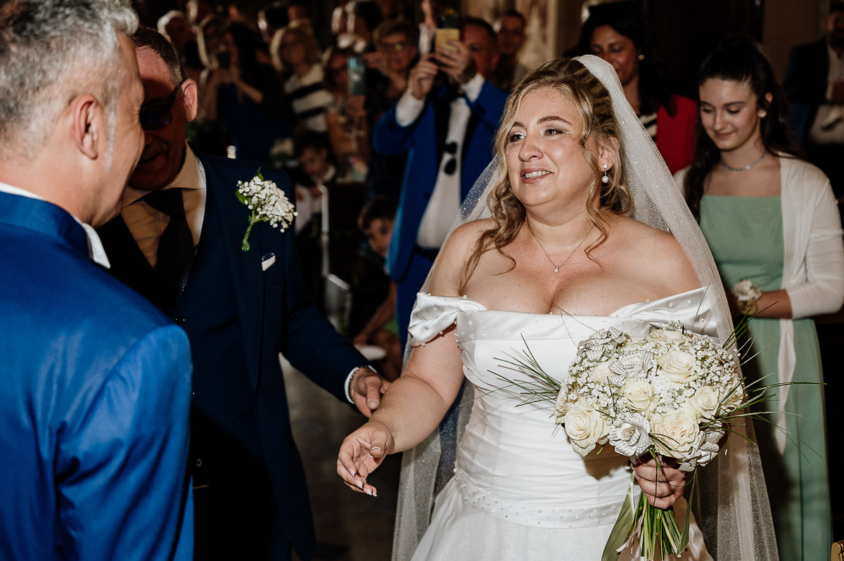 Fotografo Matrimonio in Piemonte. Cerimonia nella chiesa di San Giovanni Battista di Moriondo Torinese.