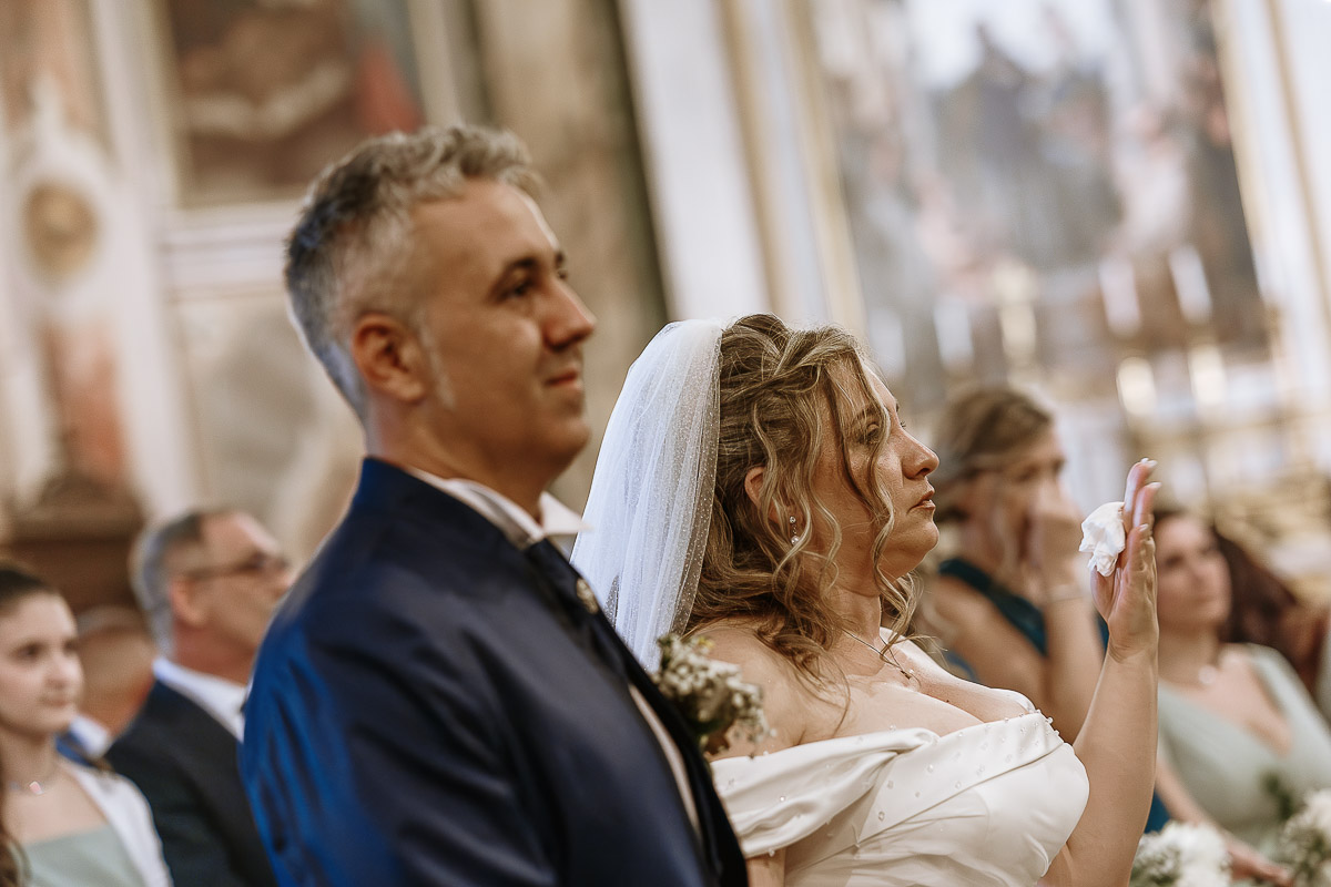 Fotografo Matrimonio in Piemonte. Cerimonia nella chiesa di San Giovanni Battista di Moriondo Torinese.
