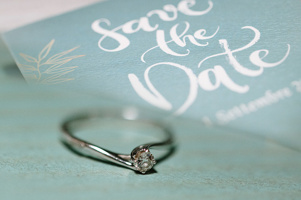 Fotografo Matrimonio in Piemonte. Stationery e anello di fidanzamento