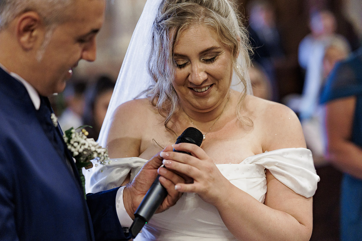 Fotografo Matrimonio in Piemonte. Cerimonia nella chiesa di San Giovanni Battista di Moriondo Torinese. Promesse degli sposi.