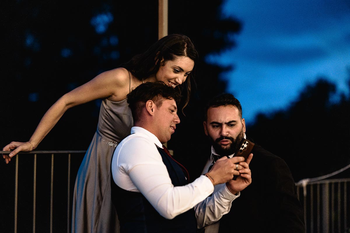 Fotografo Matrimonio Lago di Viverone, Tenuta Variselle. Ora blu. Invitati.