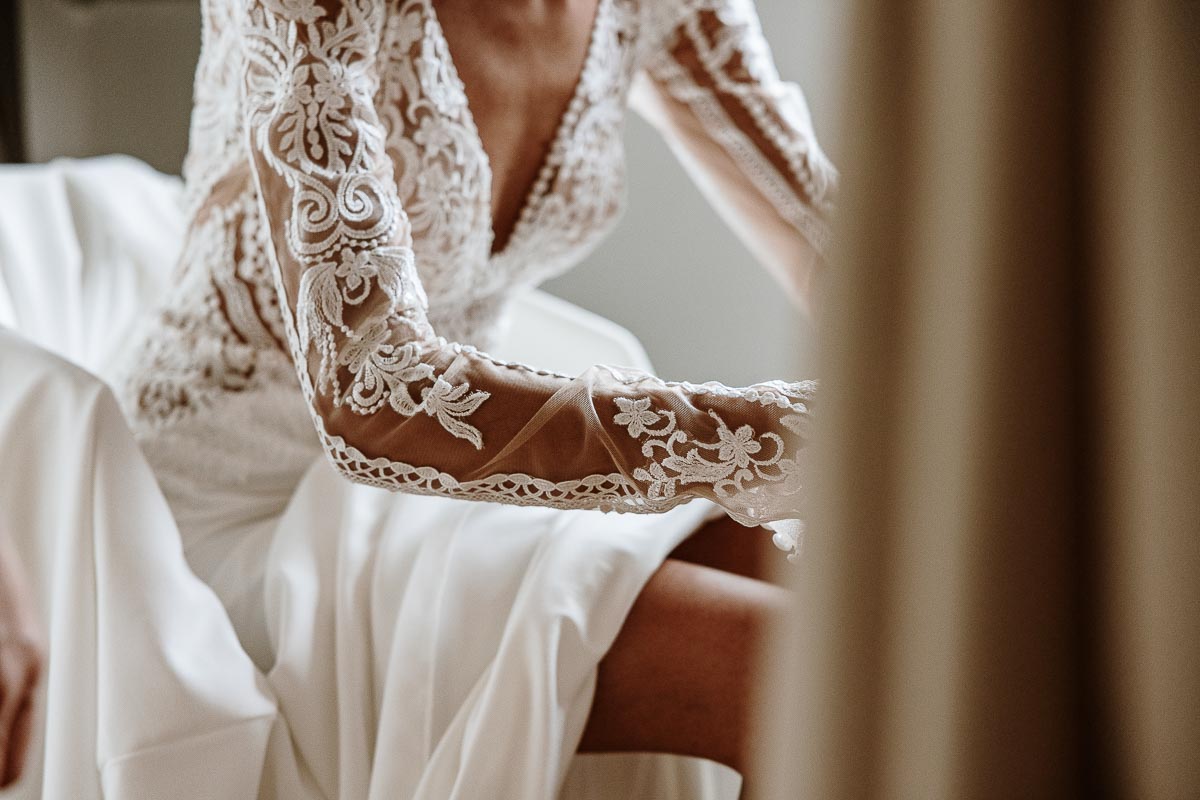 Fotografo Matrimonio Lago di Viverone, Tenuta Variselle. Preparazione della sposa.
