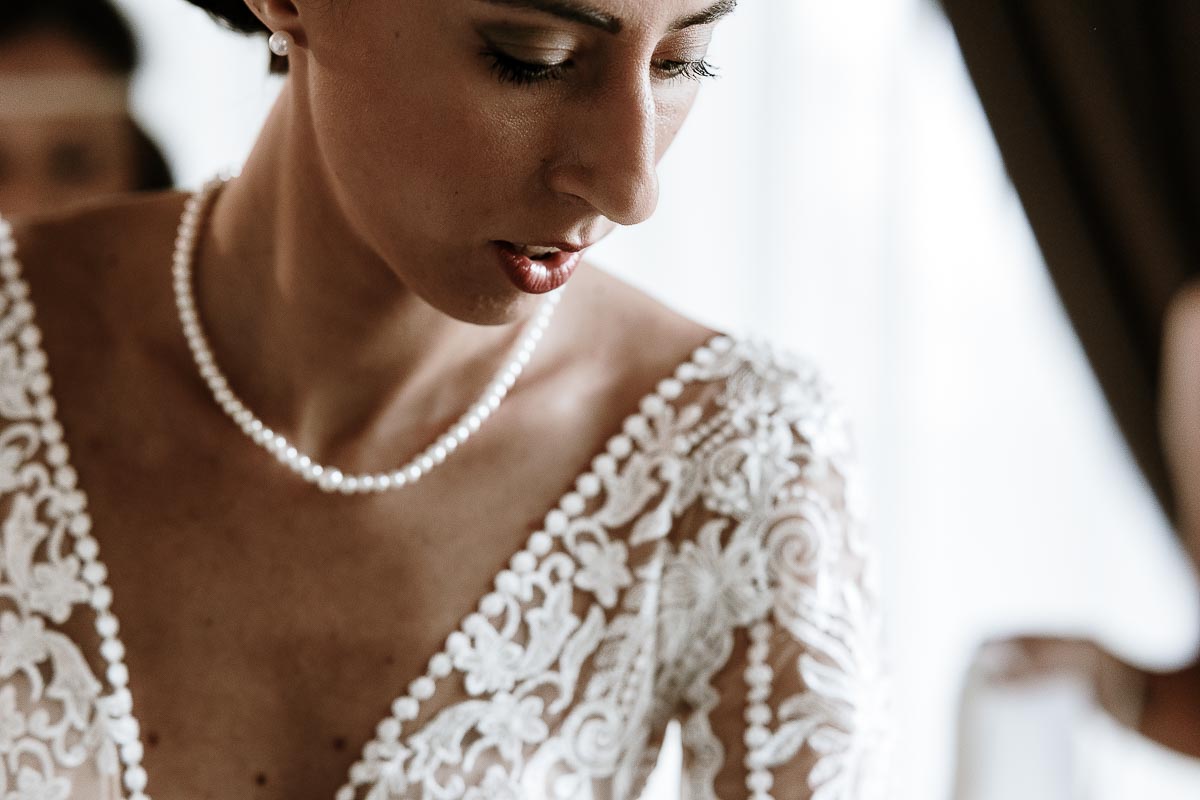 Fotografo Matrimonio Lago di Viverone, Tenuta Variselle. Preparazione della sposa. Sposa.