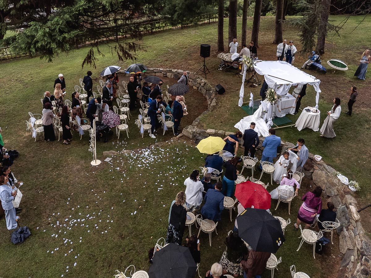 Fotografo Matrimonio Lago di Viverone, Tenuta Variselle. Cerimonia religiosa secondo il rito della Chiesa di Antiochia. Foto dal drone.