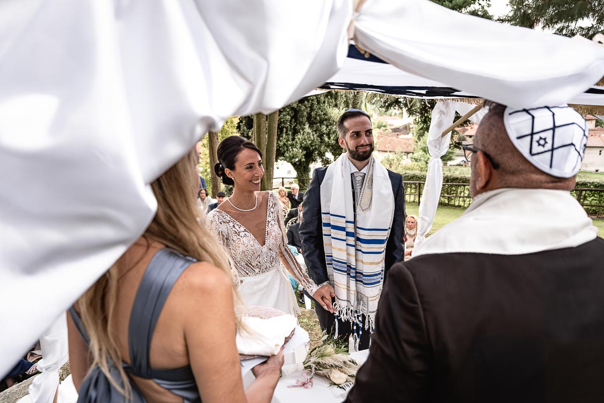 Fotografo Matrimonio Lago di Viverone, Tenuta Variselle. Cerimonia religiosa secondo il rito della Chiesa di Antiochia.