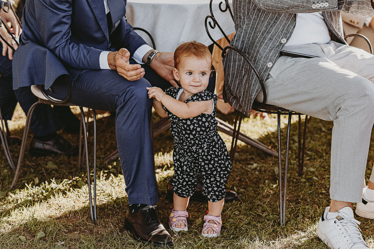 Matrimonio Lago di Candia. Cerimonia. bambina.