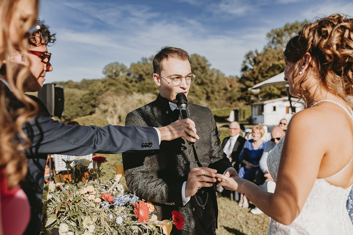 Matrimonio Lago di Candia. Cerimonia. Scambio degli anelli.