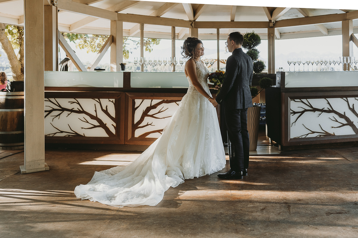 Matrimonio Lago di Candia. Brindisi