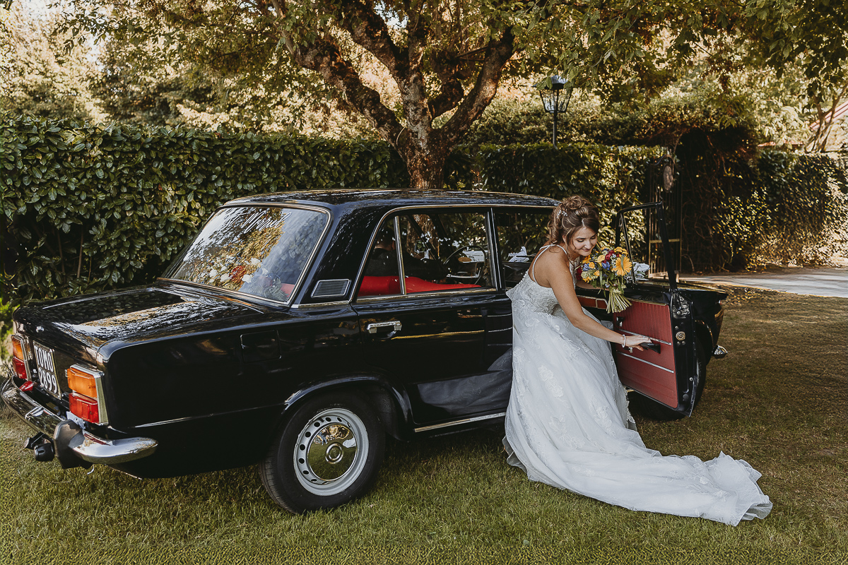 Matrimonio Lago di Candia. Fotografia di coppia.