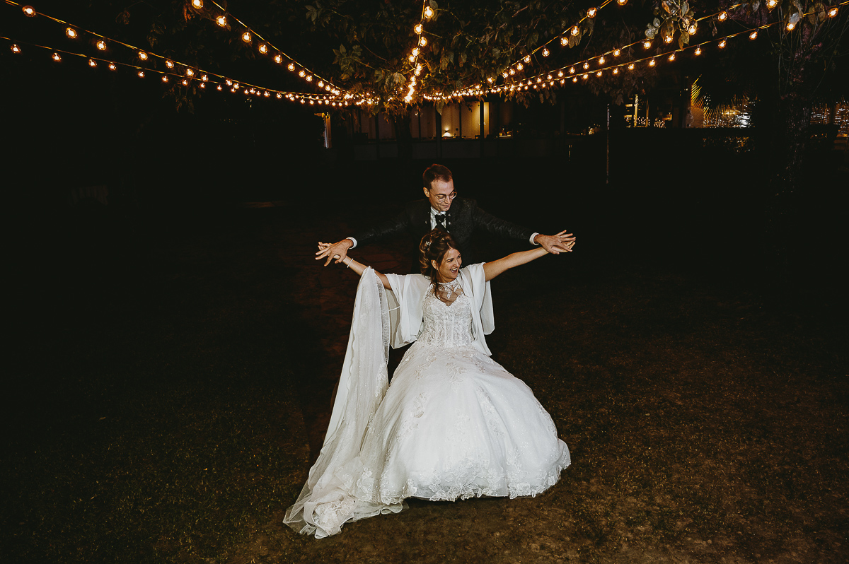 Matrimonio Lago di Candia. Ricevimento. Lancio della giarrettiera con balletto.