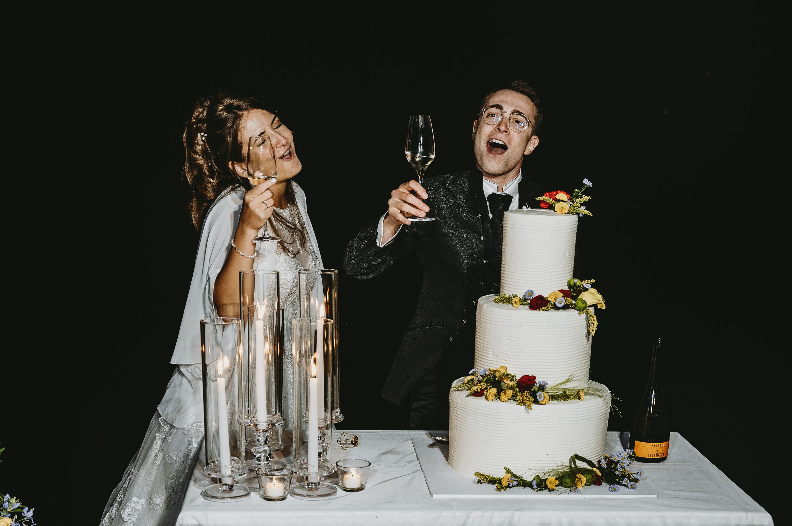 Matrimonio Lago di Candia. Taglio della torta.