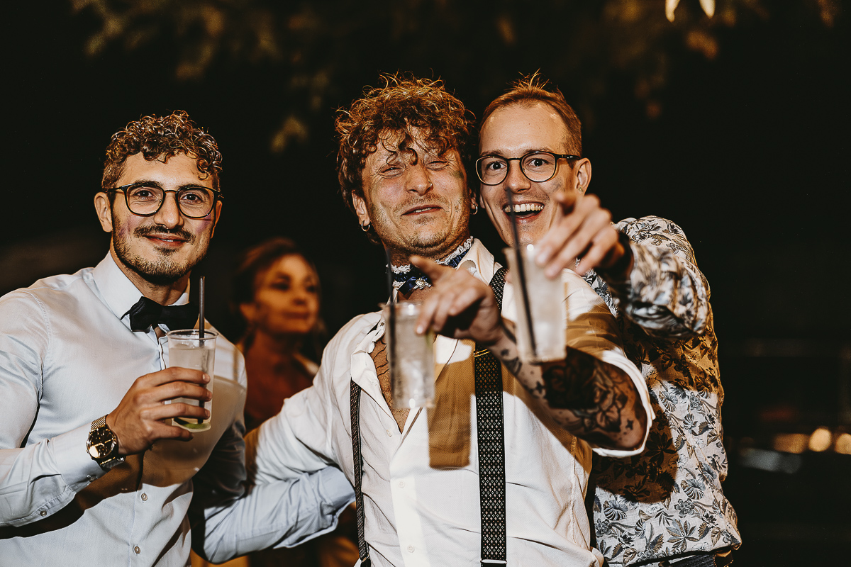 Matrimonio Lago di Candia. Festa. Open bar amici dello sposo.