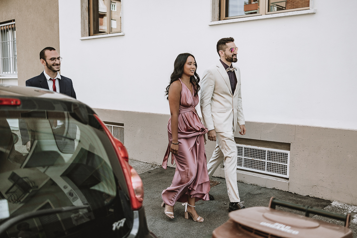 Matrimonio Lago di Candia . Preparazione della sposa. Fratello e fidanzata.