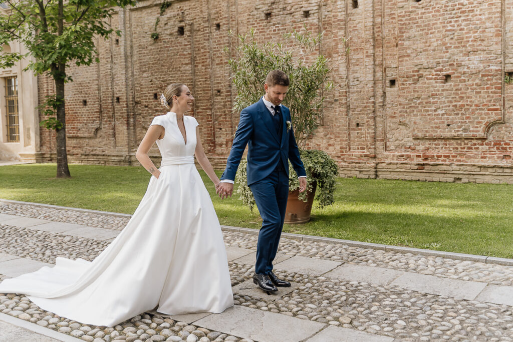 都灵优雅婚礼 – 新人在 Villa Bria 漫步