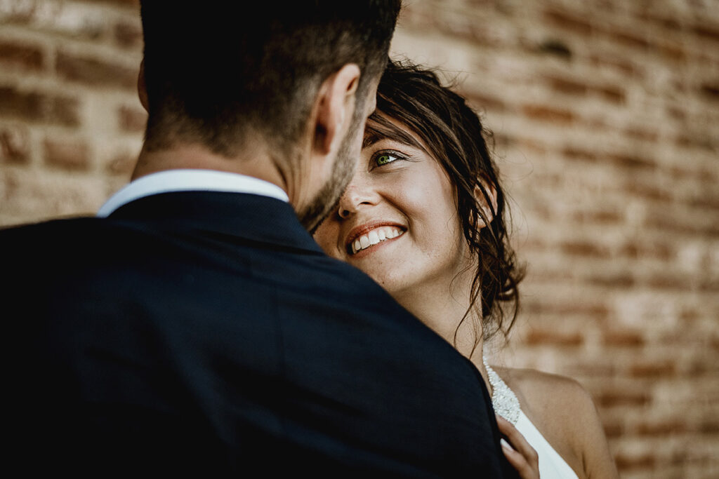 婚礼纪实摄影 – 新人之间的深情时刻