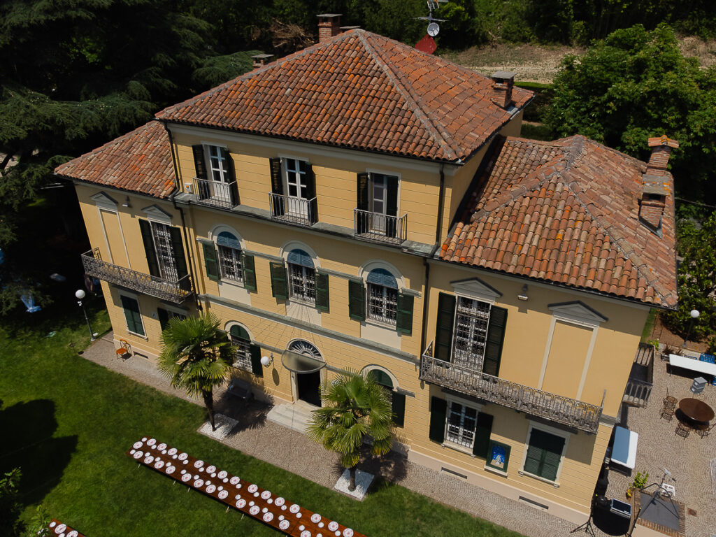 Matrimonio a La Cedrina. vista dal drone della Villa